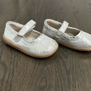 See Kai run toddler Mary Jane’s